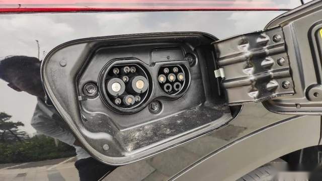 试驾AION V Plus充电5分钟就能续航207km？堪称空间魔术师