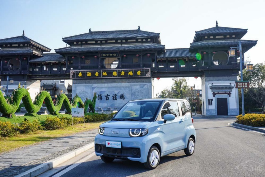预算10万元，选QQ冰淇淋还是宝骏KiWi EV？