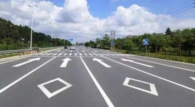 这4个“冷门”交通标线你都知道吗？稍微不注意他们又得扣分