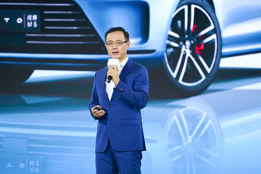 品质依旧，更加全能，赢在起跑线的问界M5标准版靠什么？