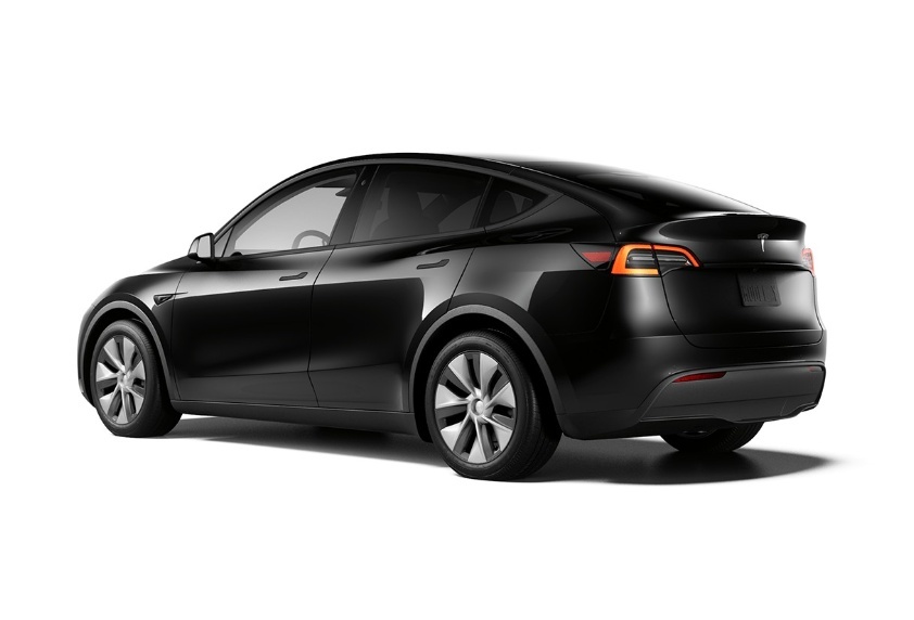 新能源车型当红“辣子鸡”，赛力斯华为智选SF5和Model Y怎么选？