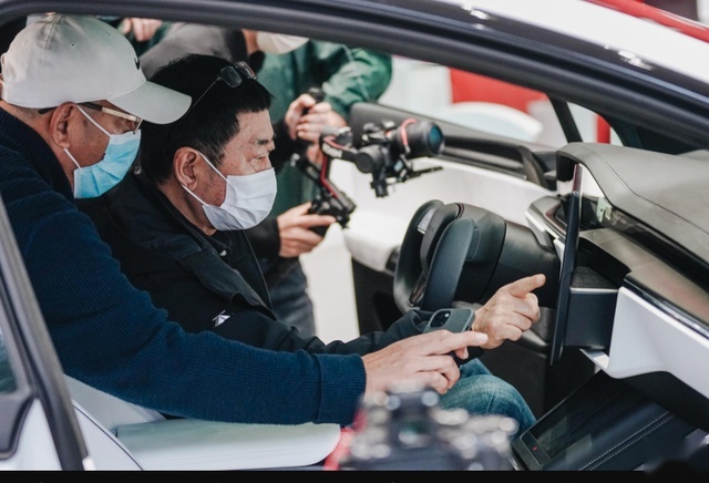 5年后的电动车啥样？看看特斯拉Model X Plaid就大致请清楚了