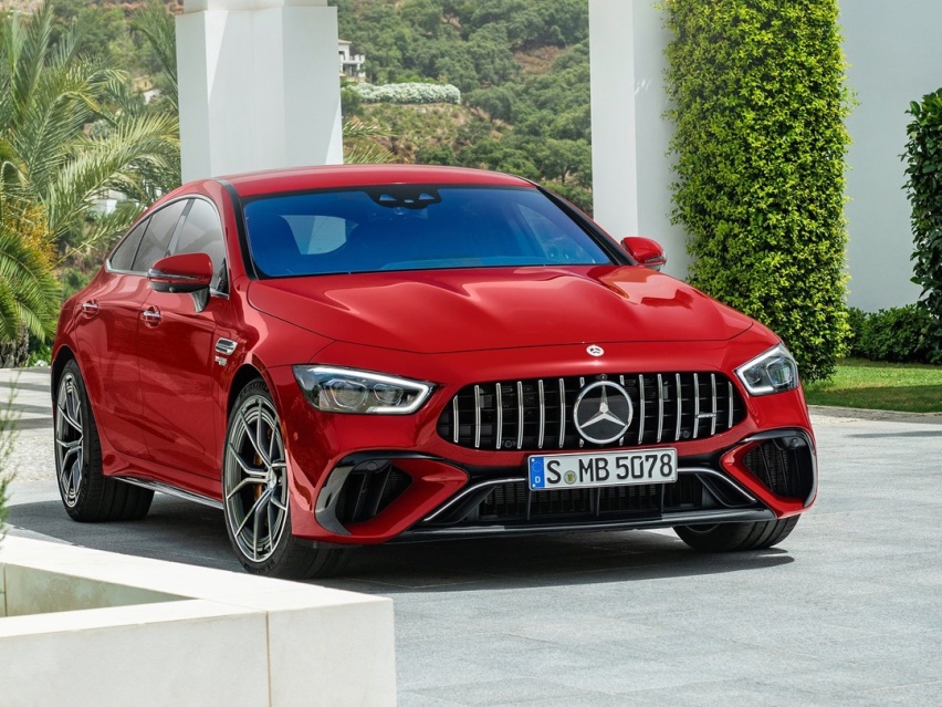 源自F1的四门轿车 全新奔驰AMG 百公里加速2.9秒！