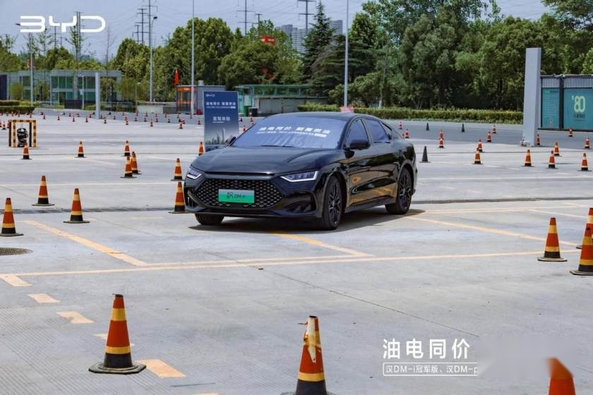 卉眼识车|双舰领航 强汉开跑 比亚迪汉DM-i冠军版、汉DM-p巅峰来