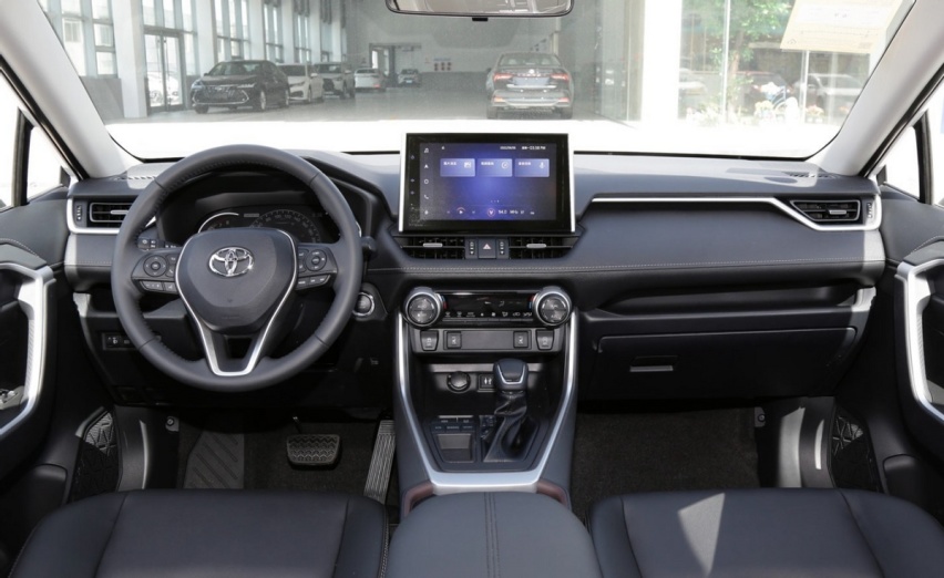 比空间、比动力、比智能，标致新5008对比丰田RAV4荣放如何选？
