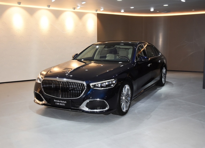 售价高达238.80万元的奔驰旗舰轿车，比宾利飞驰更值得拥有？