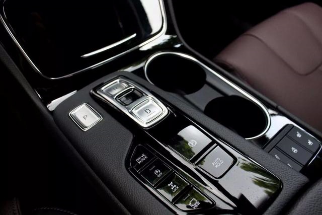 想要一台家用的六座中型SUV?或许第四代胜达就是你找的那款!