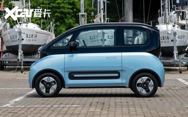 奔驰smart让位，这台科幻座驾续航305Km，可语音发微信辅助泊车