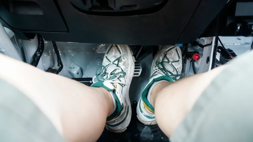 把10万块的吉利缤瑞改成赛车，开着有多爽？