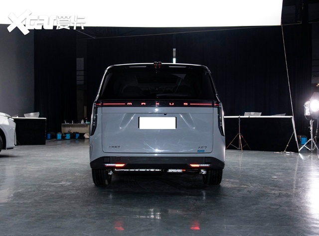 上汽打造的家用MPV,续航超1300公里,自带冰箱,不足20万入手