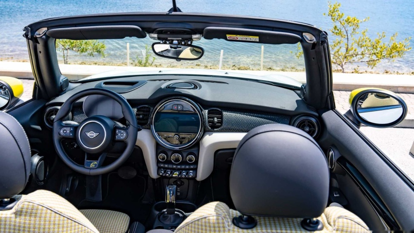 续航230km MINI COOPER SE敞篷版官图发布