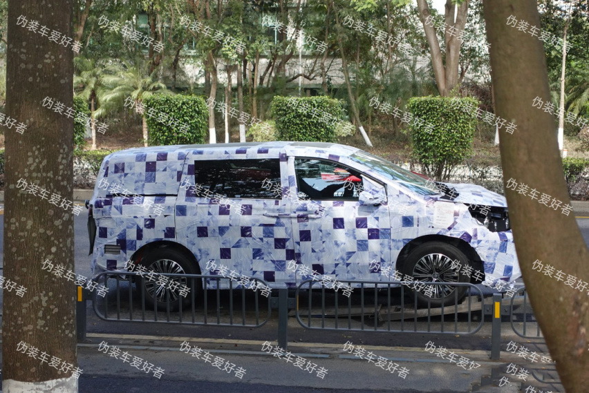 比亚迪全新MPV谍照曝光，车长5米左右，定位中型/中大型MPV