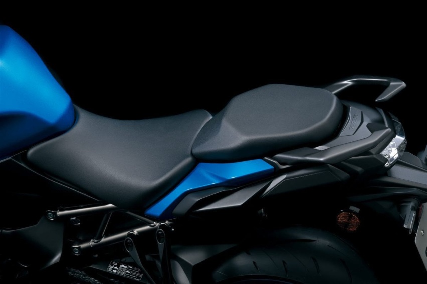 2022铃木GSX-S1000GT发布：生化机械风脸谱，全能公升级跑旅