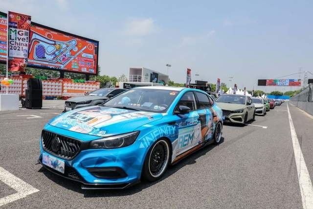 MG宠粉现场，原厂改装MG6 XPOWER合法领证