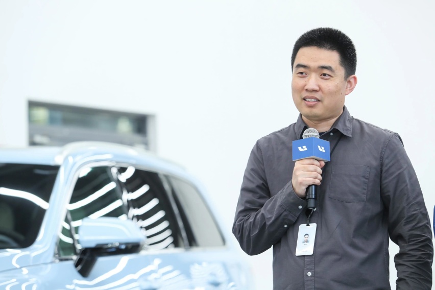 李斌的“装”李想的“不装”，蔚来理想谁的格局高？