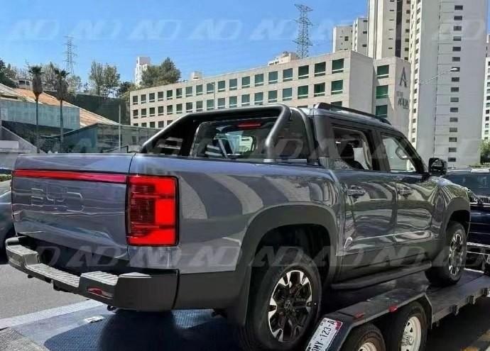 比亚迪全新皮卡“鲨鱼”实车曝光，造型霸气硬朗，有望年内发布