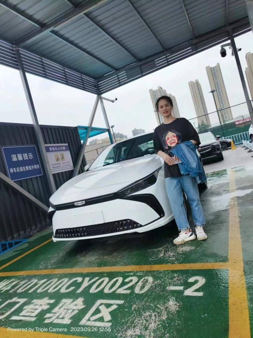 2024款几何G6，舒适大空间，轻松解决家庭出行难题！