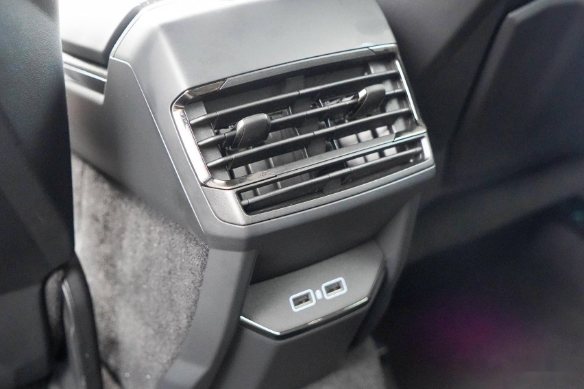 01+电 乐趣无限 试驾全新领克 01 PHEV
