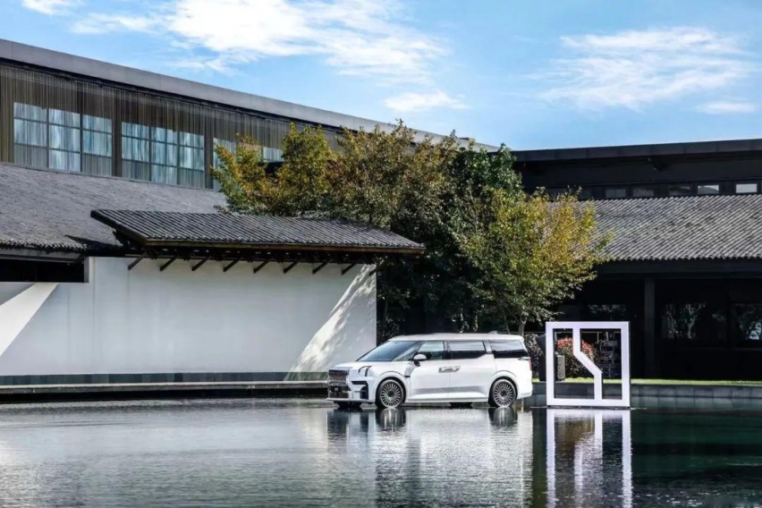 对MPV界的灵魂拷问，极氪009见招拆招 | 新车