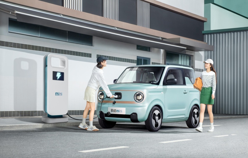 支持直流快充，3.99万起的吉利熊猫mini，你心动了吗？