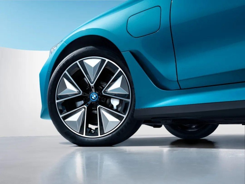 引领电动美学新风尚，全新BMW i3满电来袭
