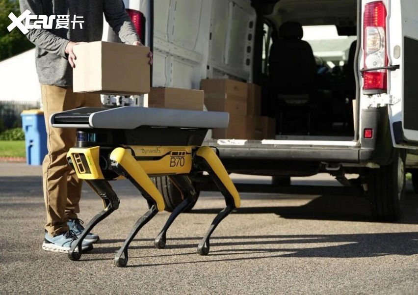 第一场“人类大战人形机器人”，发生在汽车工厂