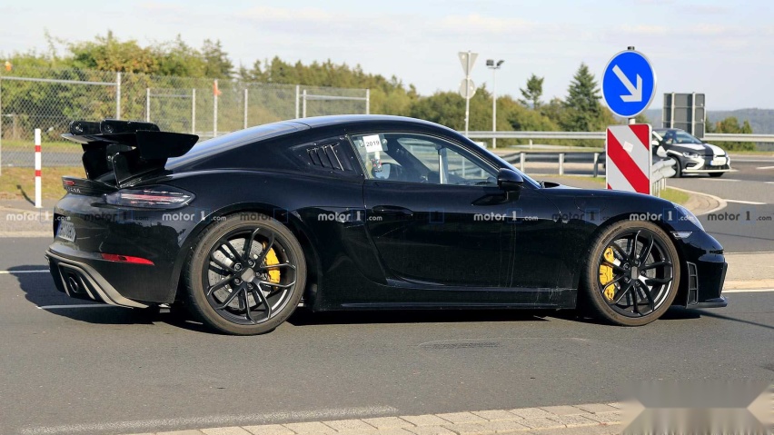 ​性能进阶，保时捷718 Cayman GT4 RS谍照曝光