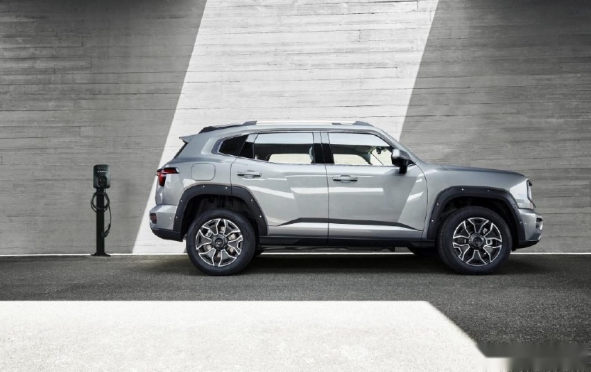 续航加倍 价格实惠 哈弗二代大狗PHEV 105km潮电版超值上市