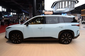 终于尝到了甜头！纯电SUV月销破万，丰田做对了什么？