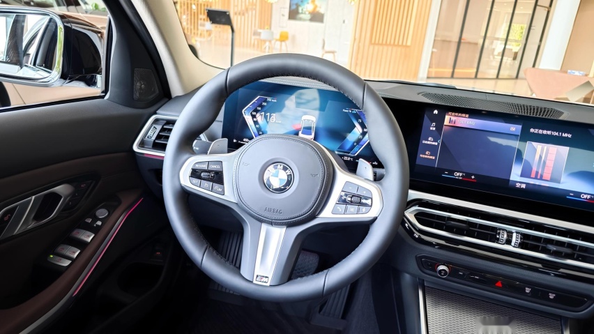 年轻人的Dream Car 探店实拍宝马3系 有颜值 有空间 还有双联