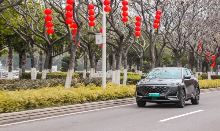 试驾官 | 长安智电iDD双车评测，又快又省，还看比亚迪？
