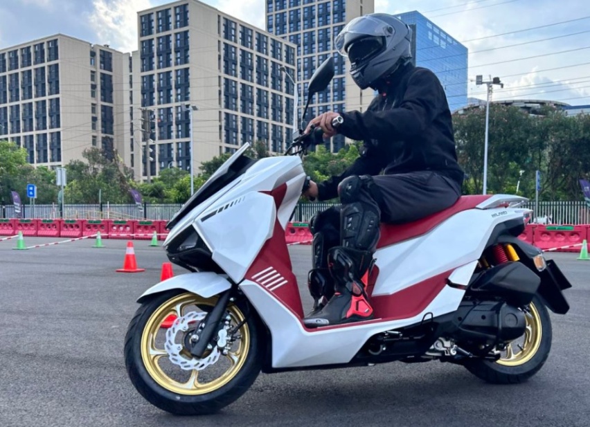 老厂制造！高配低价代表车型：原创外观，ABS+TCS，续航350km