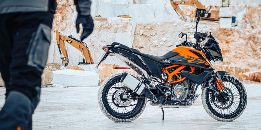 钢丝轮毂更野，2023款KTM390 ADV海外亮相