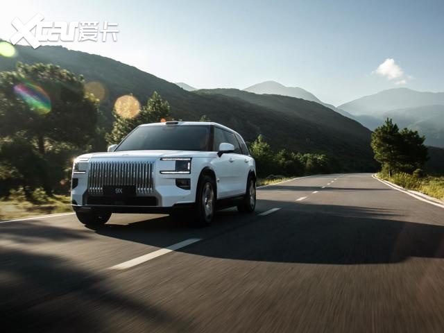 极氪9X上市45.59万元起：一台技术“饱和式攻击”的价值标杆