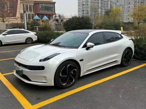 2023款极氪001掀起国产内卷风暴，配置大幅升级，加量不加价