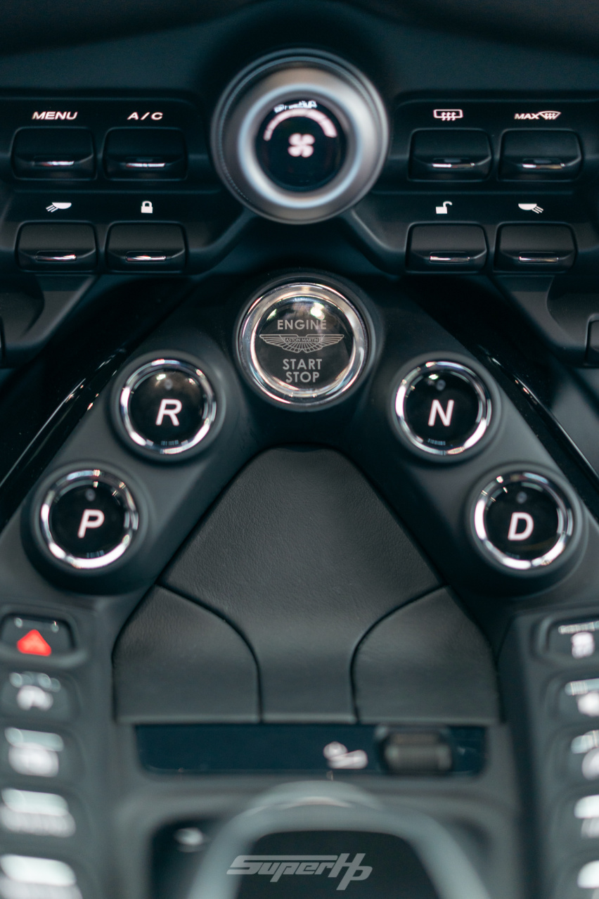 阿斯顿马丁 V8 Vantage