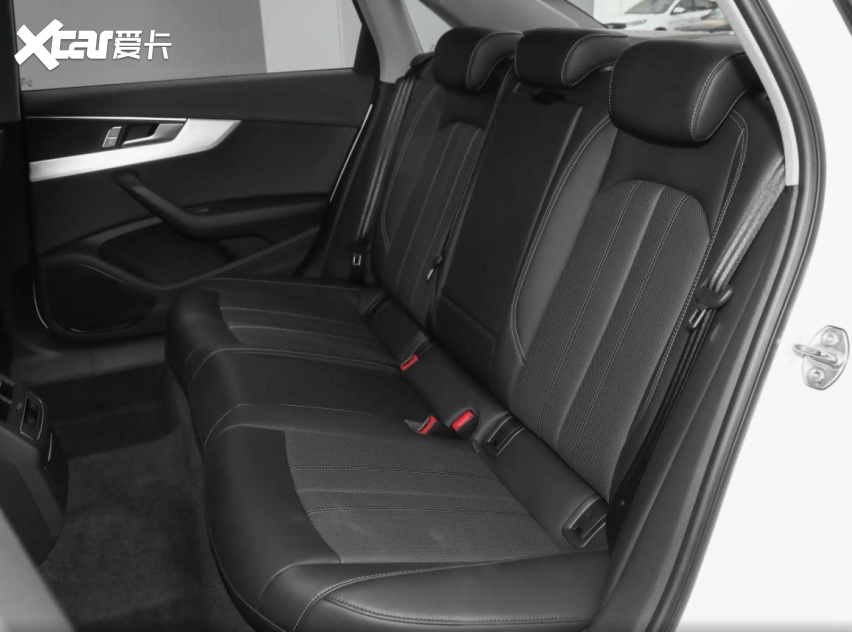 没了四驱版本，2026款奥迪A4L对比25款，价格没变化