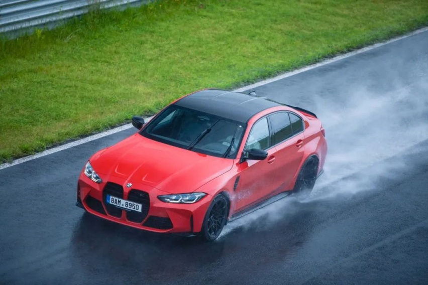 2023款M3/M4正式上市，全系价格上调1.4万，M3标配iD8系统