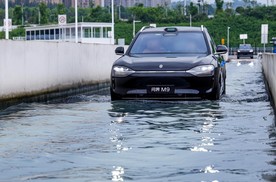 问界M9交付破20万 用户工厂验收创新高