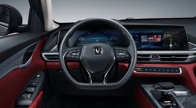 长安全新运动SUV，配双12.3英寸大屏与64色氛围灯，油耗最低6.7L