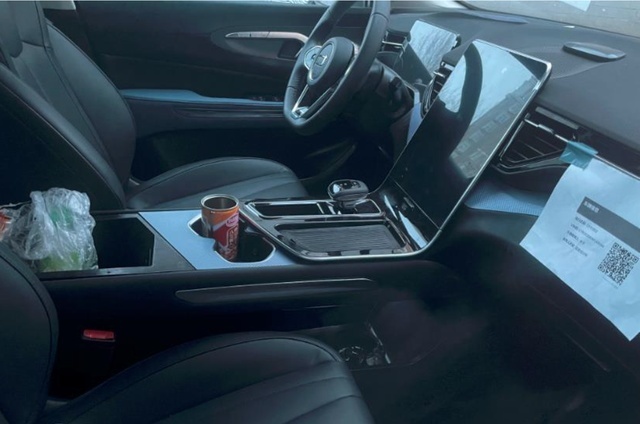 家族全新中型SUV！一汽奔腾T90大尺寸中控屏显眼！