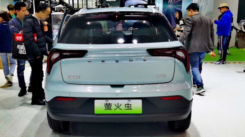 降1万！吉利几何E萤火虫龙腾版来袭，减配了吗？