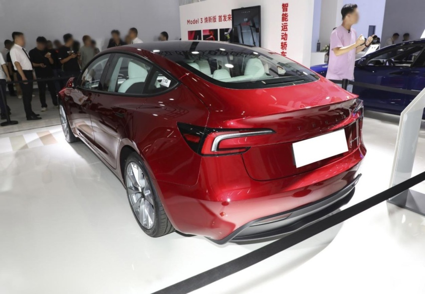 起售價25.99萬,新款特斯拉model 3國內亮相,外觀內飾變化明顯