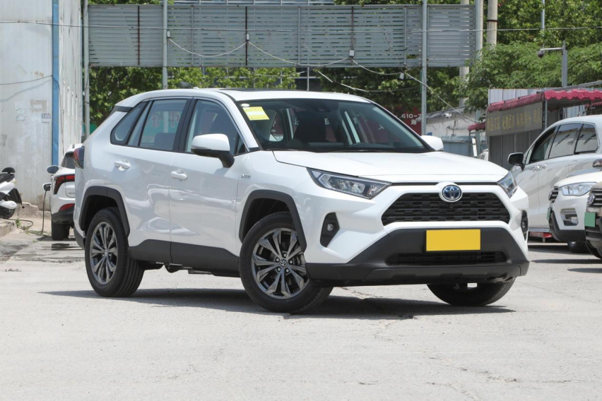 混动SUV硬碰硬，吉利星越L智擎与丰田RAV4荣放双擎怎么选？