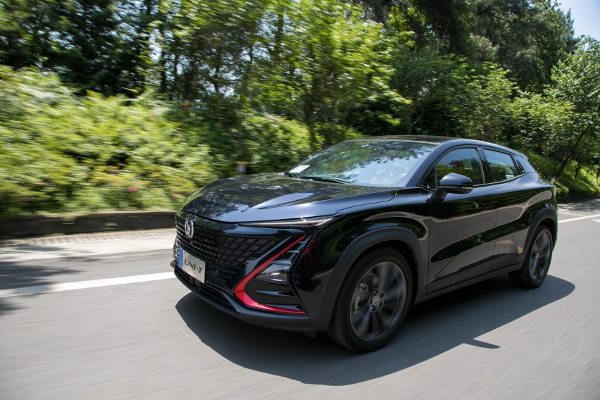 当颜值与实力并存 中国品牌个性化紧凑型SUV 试驾长安UNI