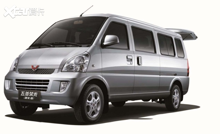 首搭五菱红1号电池 五菱扬光亮相 主打经济实用型新能源商用车