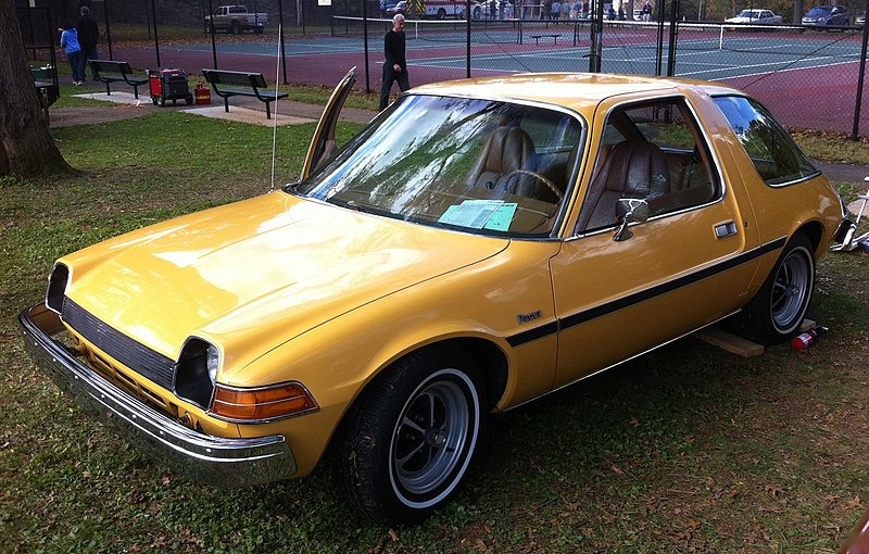 美国首款采用驾驶室前倾概念的现代量产车-AMC Pacer