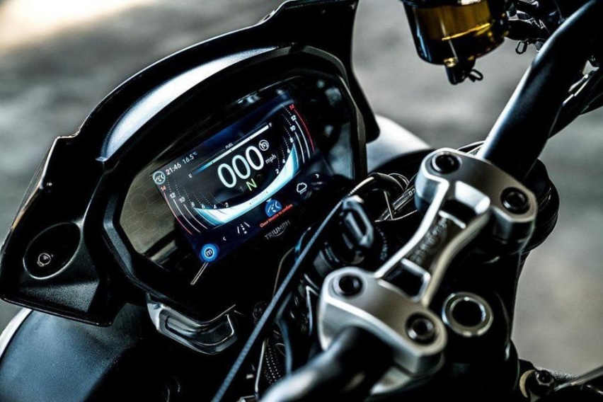 MT-09/Z900/STREET TRIPLE RS对比