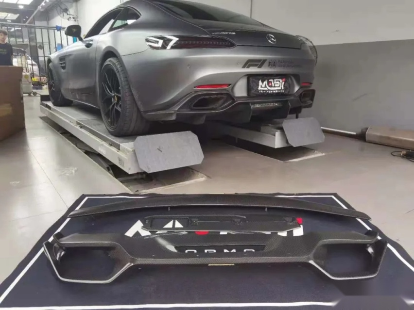 油耗堪比纳智捷的梅赛德斯-AMG GT，两天一箱98你受得了吗？