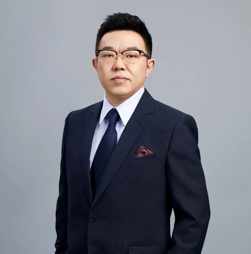 沃尔沃销量下滑，新能源车型迟迟打不开市场，王柯鑫可堪重任？